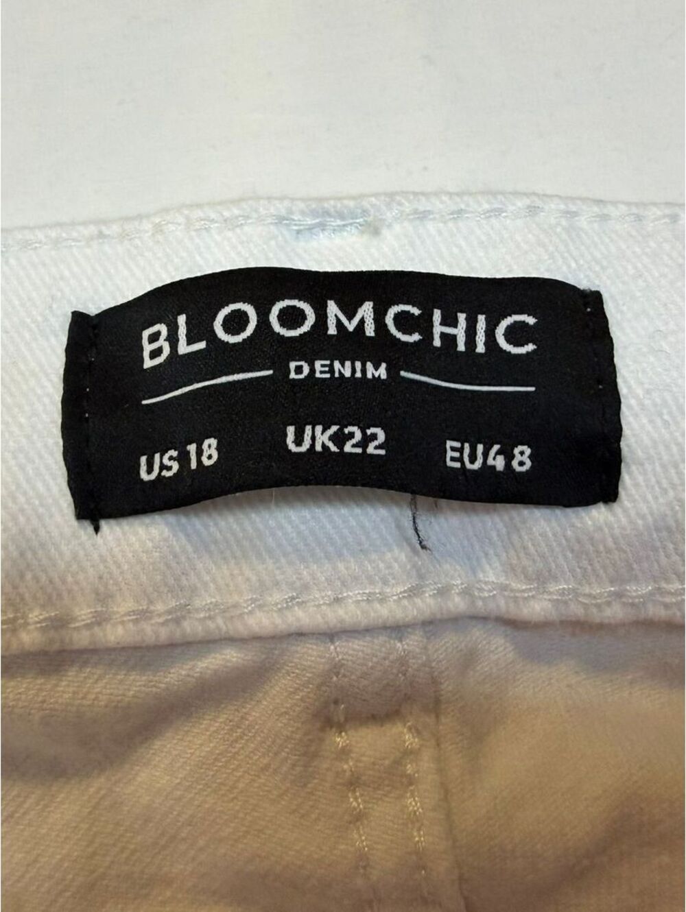 BloomChic White Stretchy Straight-Leg Jeans - 18 - Picture 6 of 12